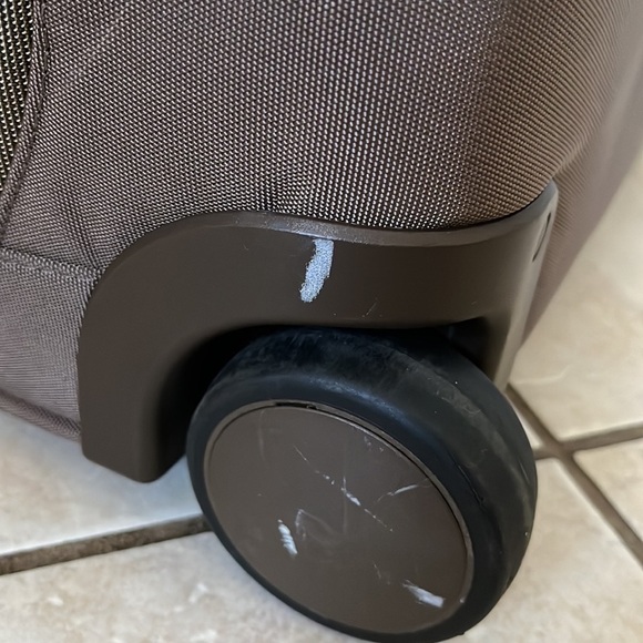 VICTORINOX Werks Traveler 3.0 WT 16” Wheeled Luggage Carry on Brown/Tan Unisex - Picture 4 of 15